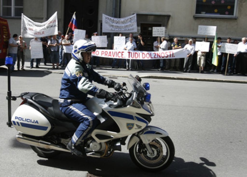 FOTO in VIDEO: Ne samo pravice, tudi dolžnosti!