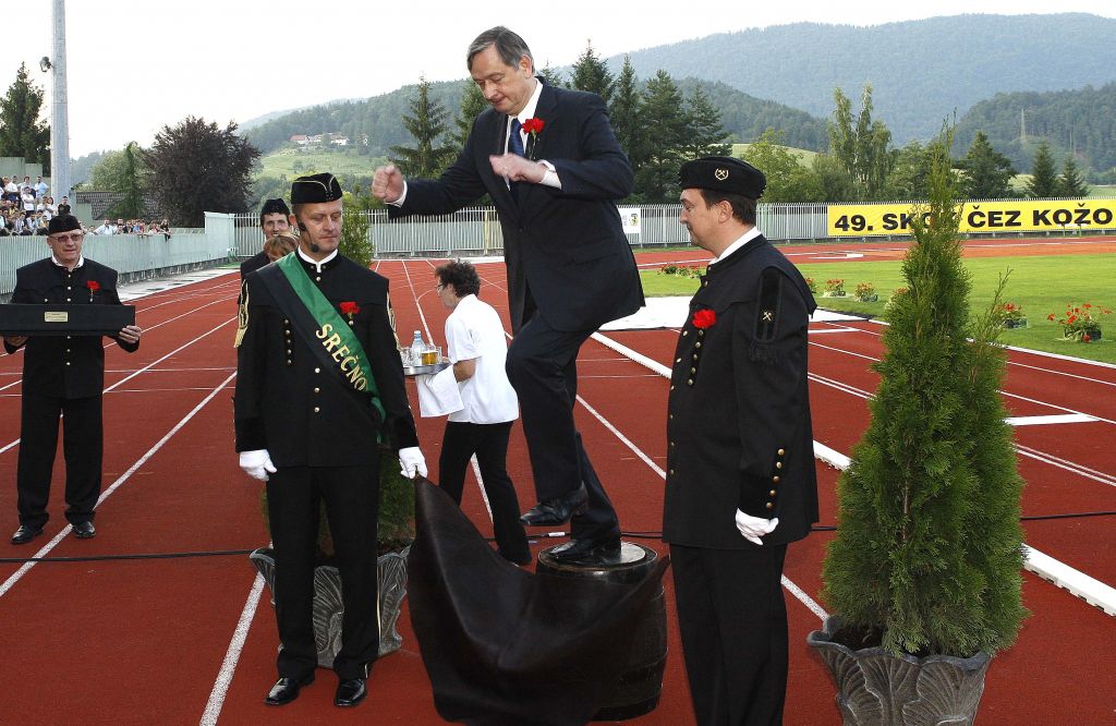 Predsednik Türk opravil častni skok čez kožo