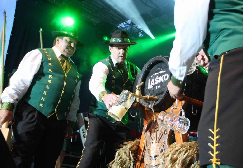 FOTO: Pričakujejo 140.000 ljudi