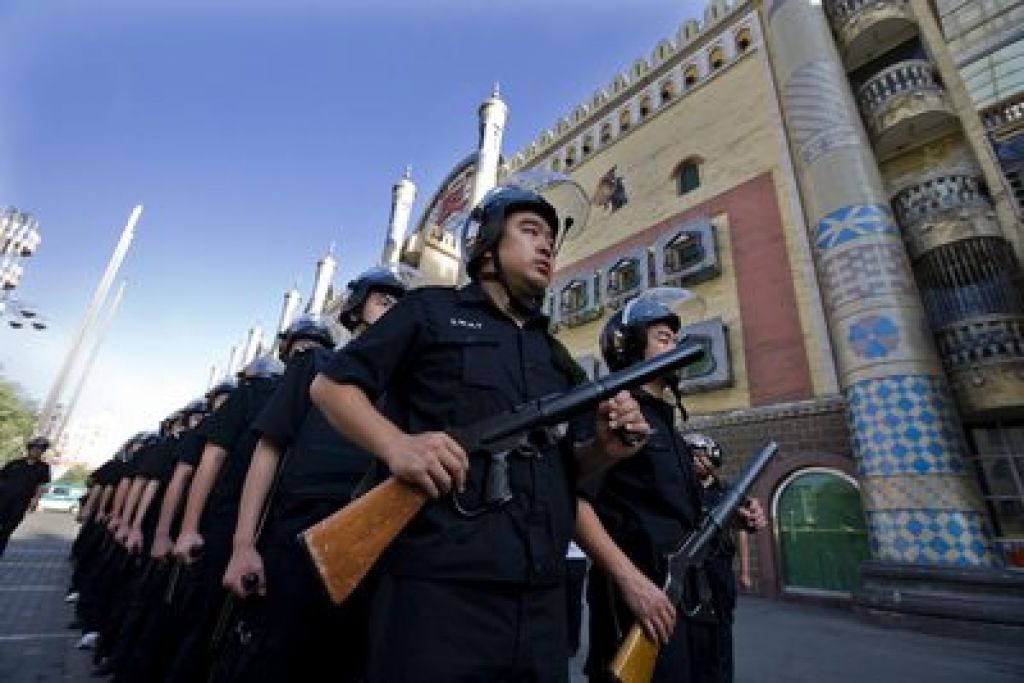 Kitajska išče osumljence za nemire Xinjiangu