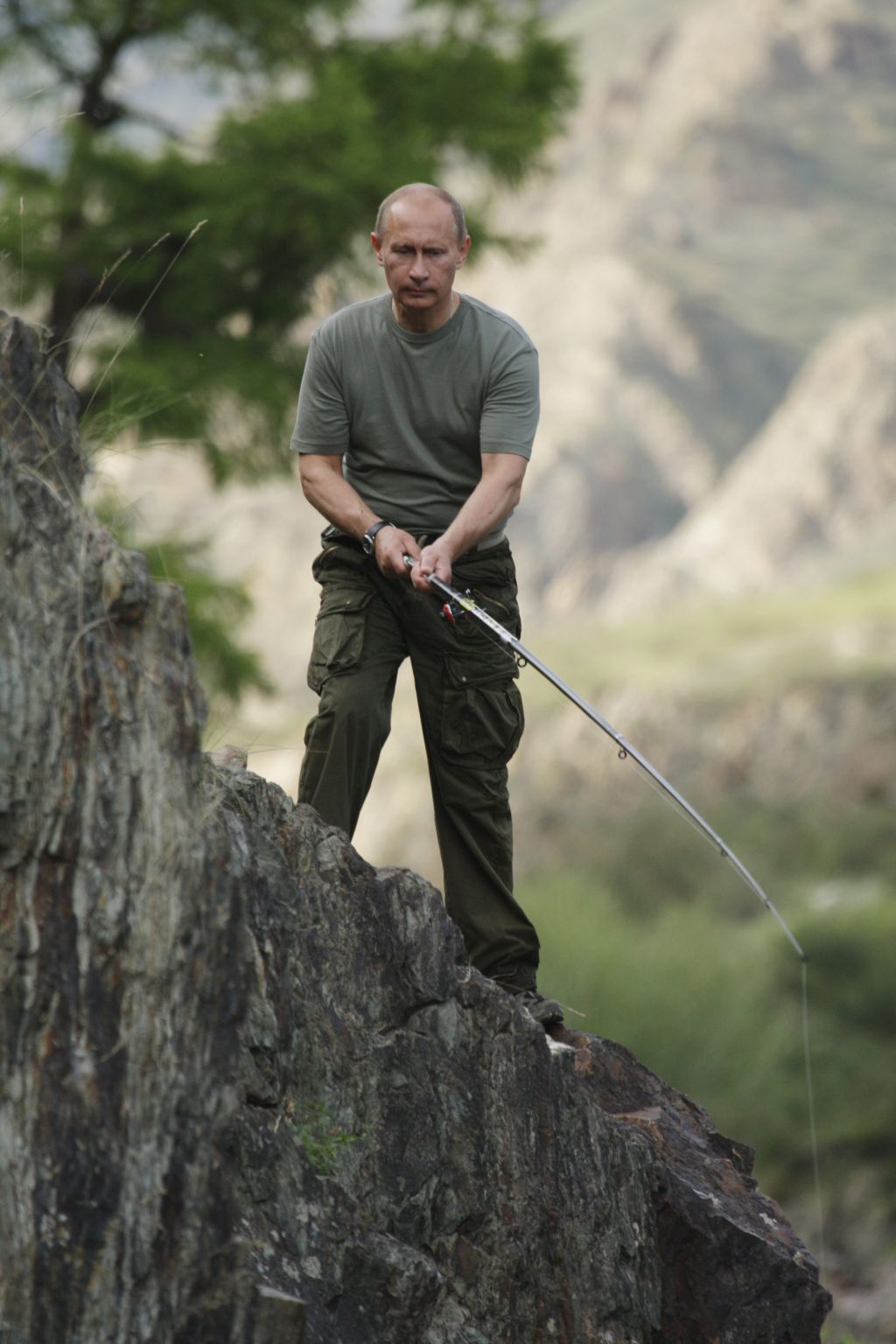 FOTO: Mačo Putin na aktivnih počitnicah