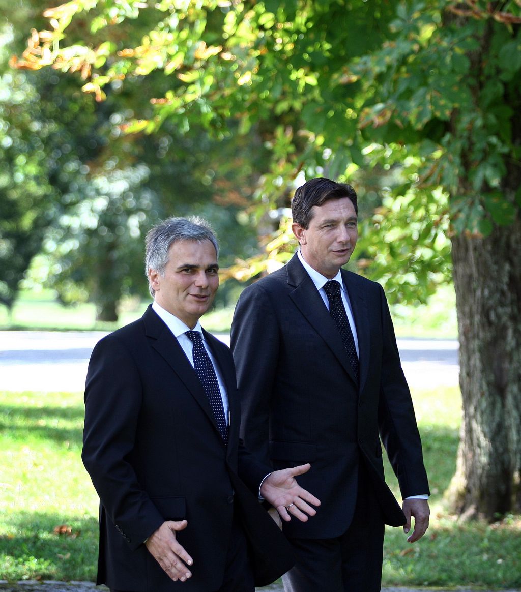 FOTO: Premier Pahor odločneje v bran slovenski manjšini
