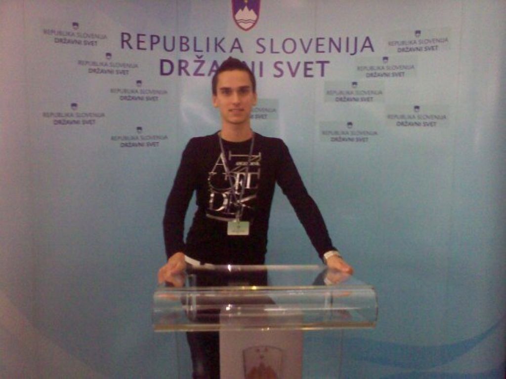Parlament Dijaške organizacije Slovenije izvolil novo vodstvo
