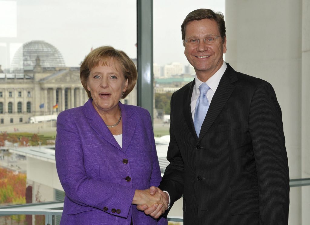 Angela Merkel obljublja Nemcem ravnotežje