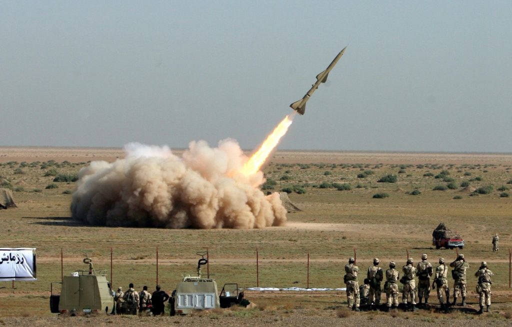 FOTO: Teheran izstrelil raketo dolgega dosega