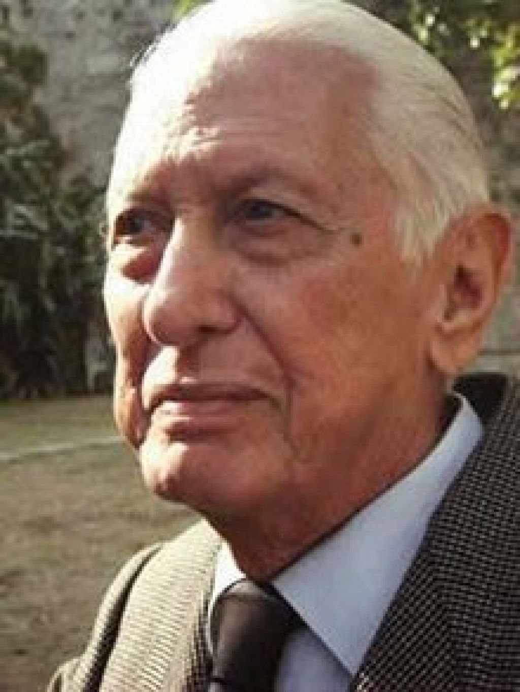 Umrl kubanski pesnik Cintio Vitier