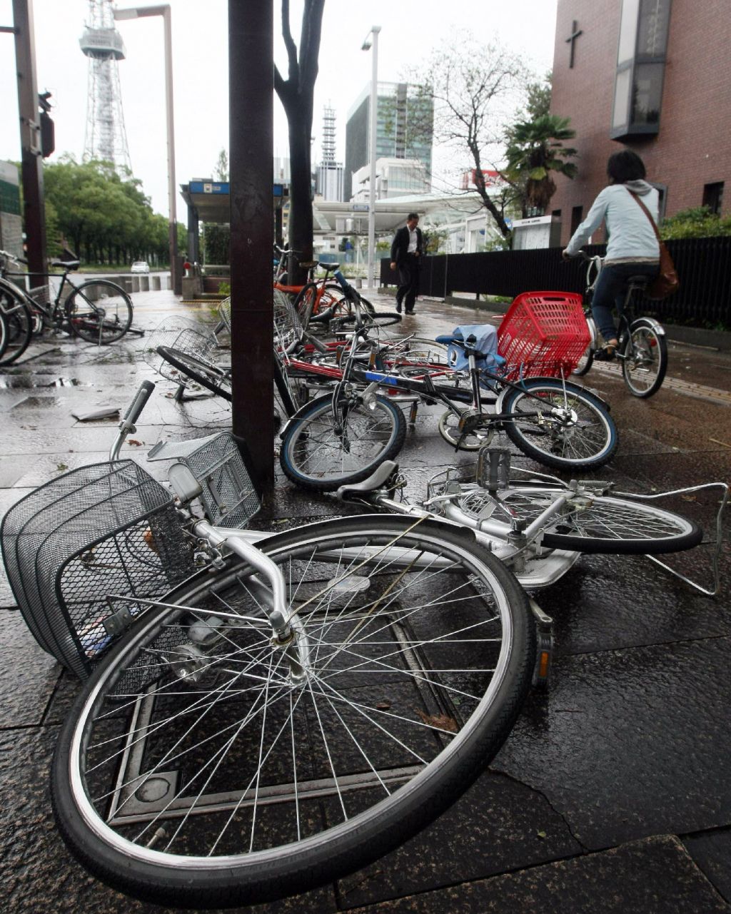 FOTO: Japonsko dosegel tajfun Melor