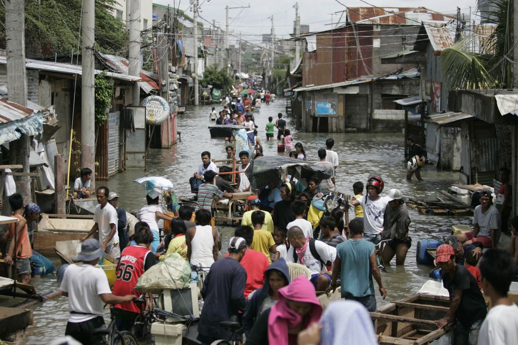 Število žrtev tajfuna še naprej raste