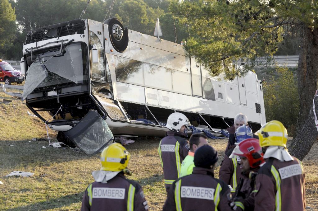 V nesreči avtobusa v Kataloniji umrla šolarka