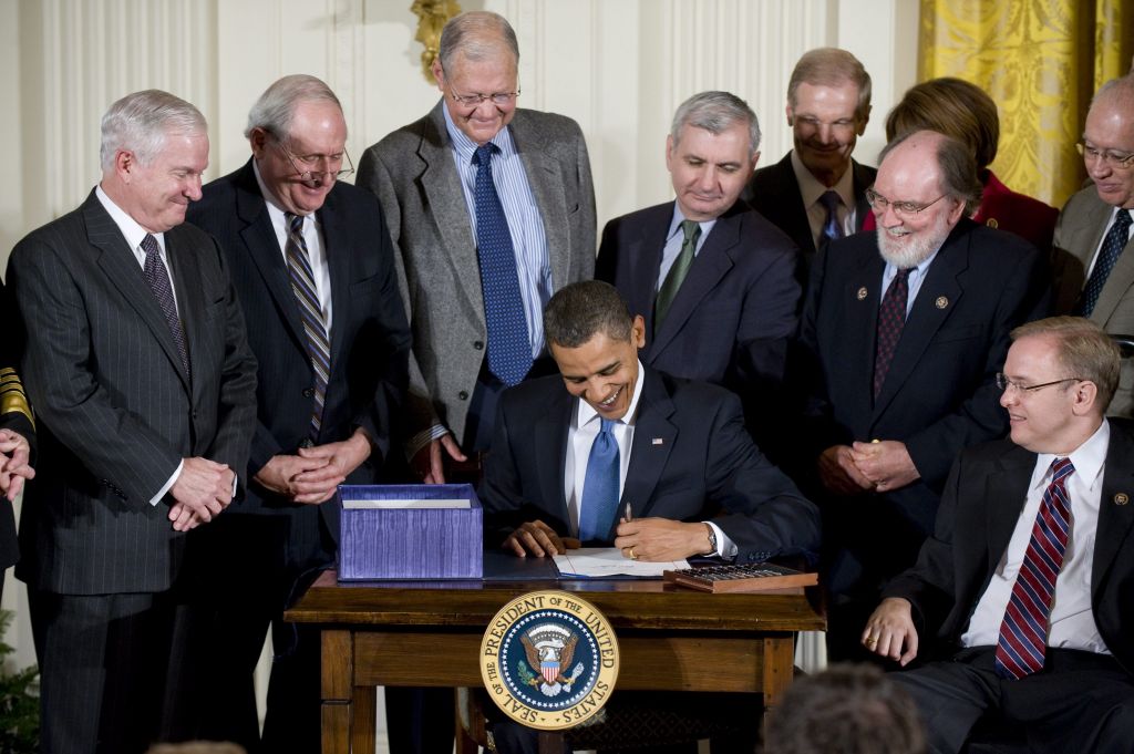 Obama podpisal zakon o obrambnem proračunu
