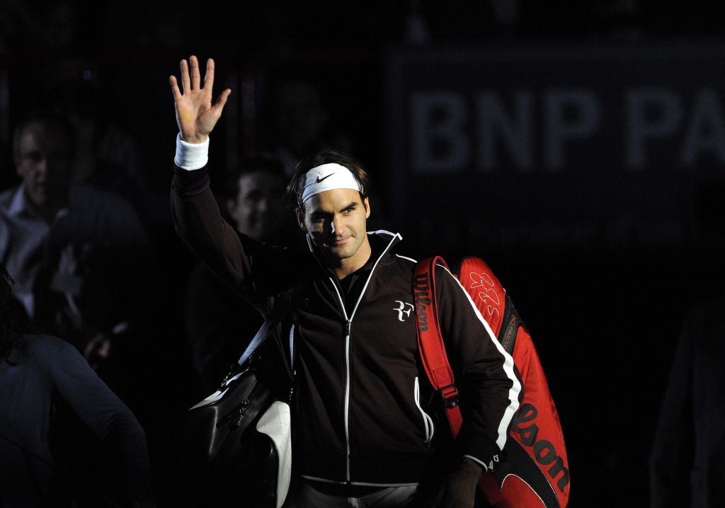 Roger Federer v dvorani neprepoznaven