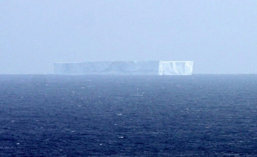 Ledena gora zašla v vode blizu Avstralije