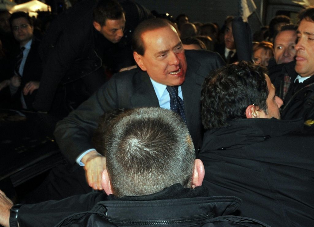 Berlusconi prestal operacijo čeljusti