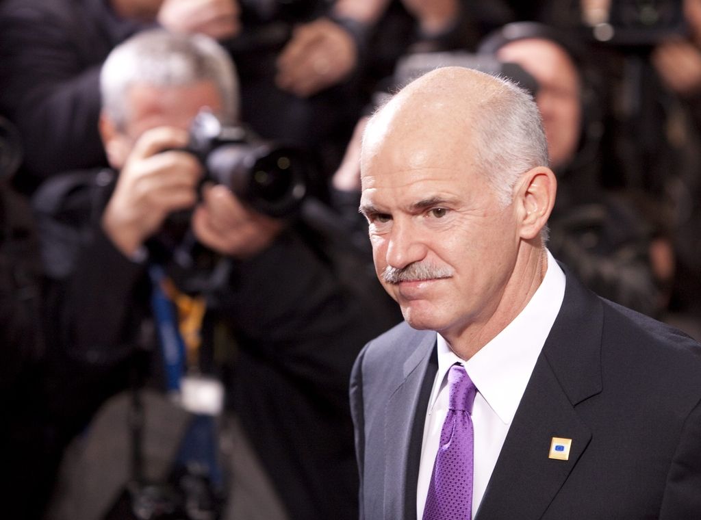 Po zaupnici Papandreu menda odhaja