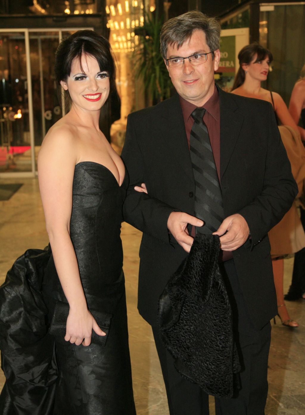 Ana Dolinar že poročena!