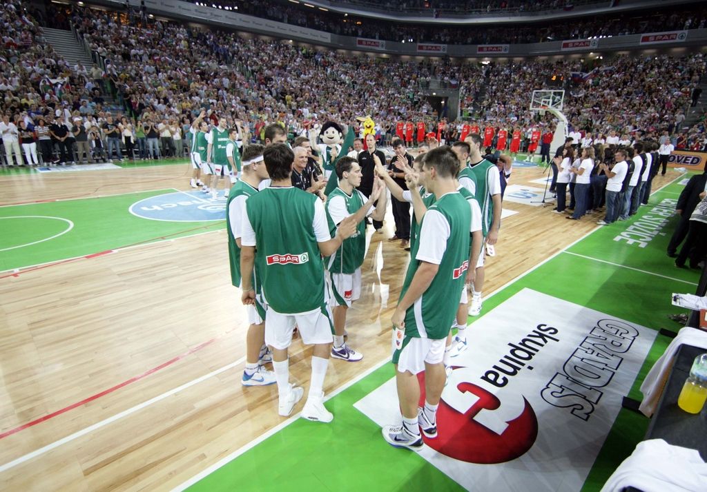 FIBA dodatno otežila Sloveniji pot v London