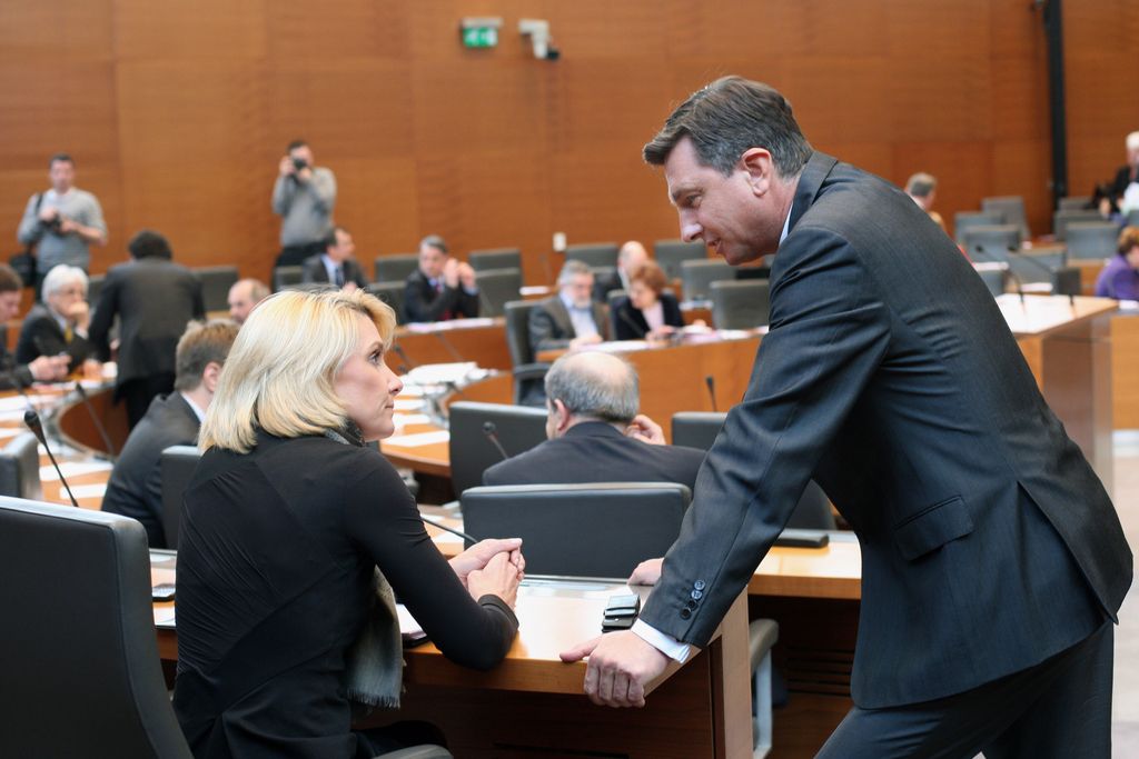 Borut Pahor leto dni brez Simone, ki še toži državo