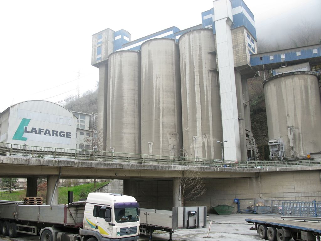 Upravno sodišče Lafarge Cementu vzelo okoljsko dovoljenje