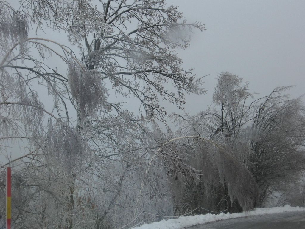 Slovenija brez snega, toda s poledico