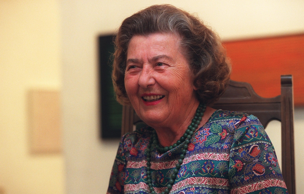 Umrla Je Akademska Slikarka Alenka Gerlovi 