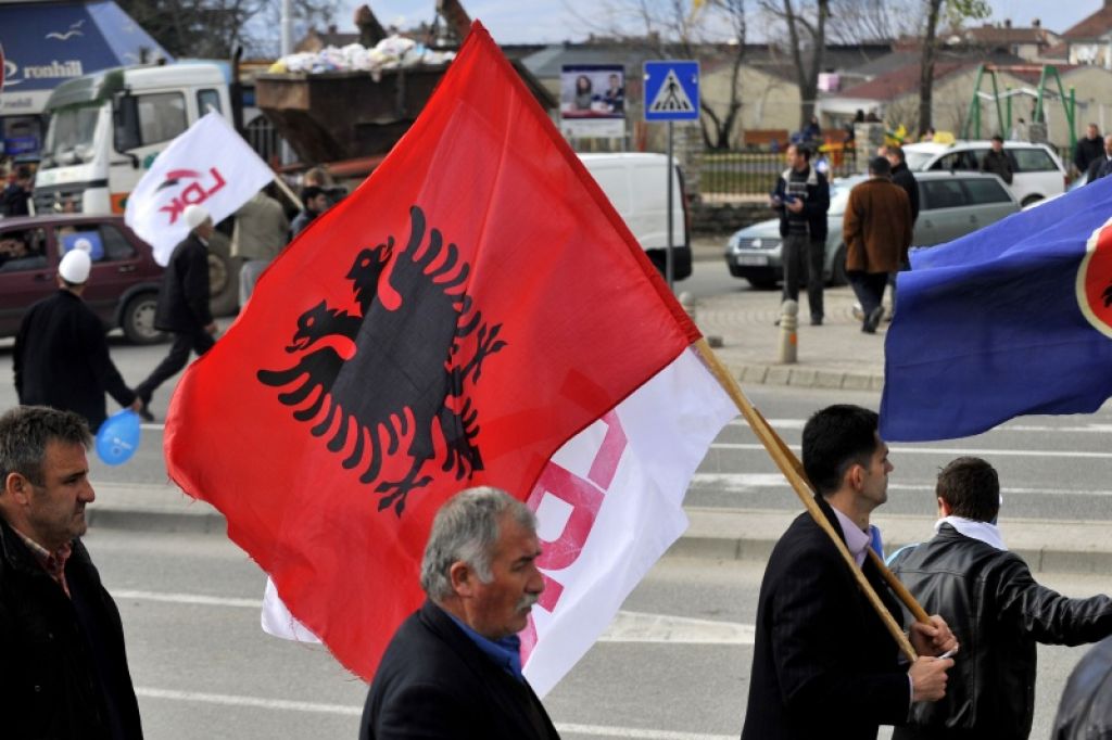 Sestavljanje nove kosovske vlade je voda na mlin Beograda