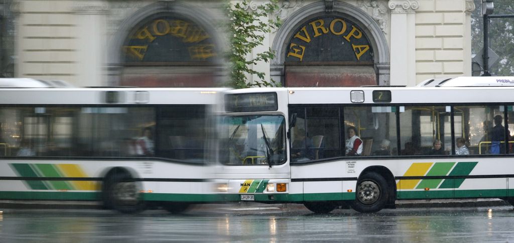 Vožnja z mestnim avtobusom tudi za polovico dražja