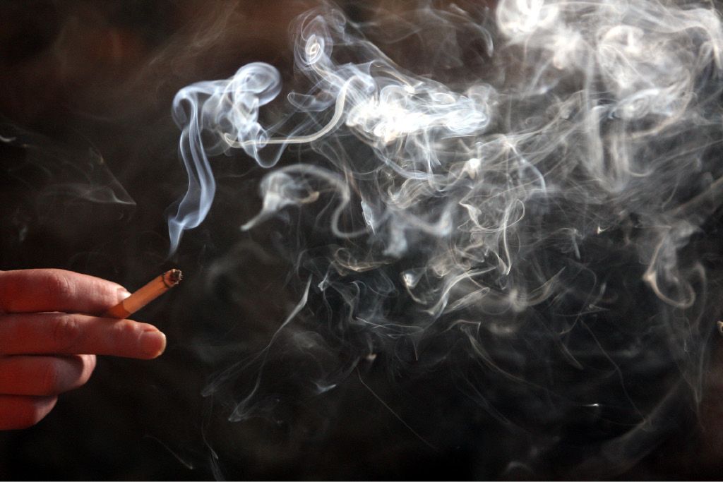 Mineva pet let od prepovedi kajenja v zaprtih javnih prostorih