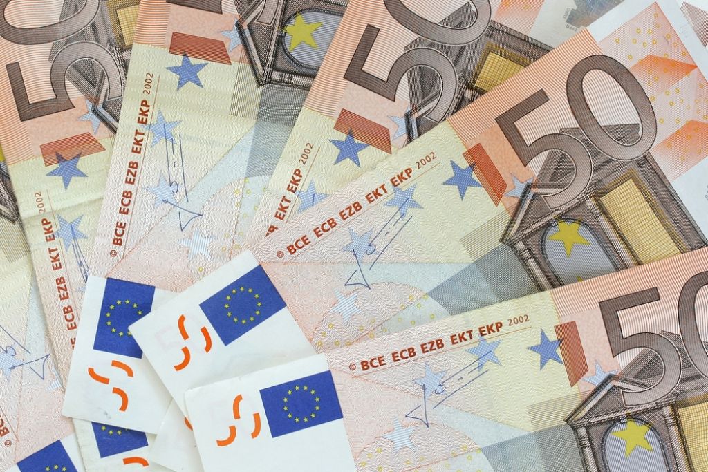 V obtoku so ponarejeni bankovci za 50 evrov!