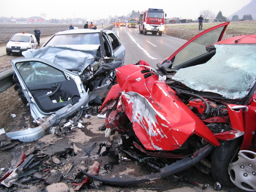 Za posledicami prometne nesreče umrla 24-letna Kranjčanka
