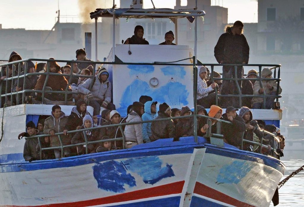Kaj storiti z begunci na Lampedusi?