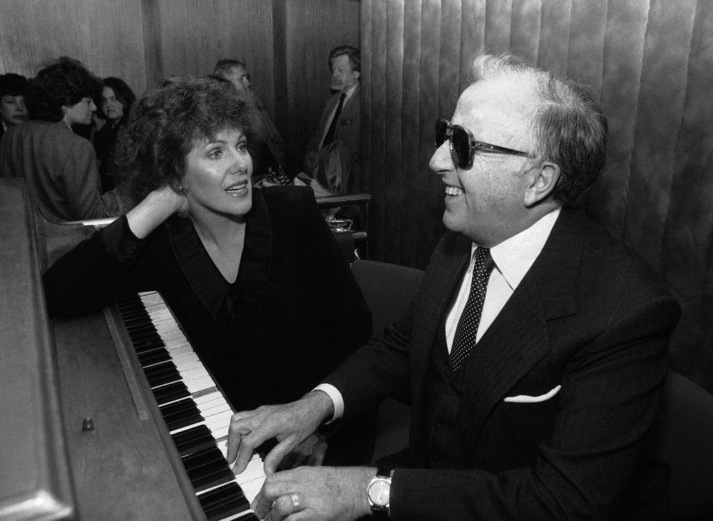 Umrl legendarni pianist George Shearing