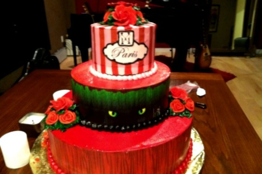 Paris Hilton (30) ukradel torto za rojstni dan