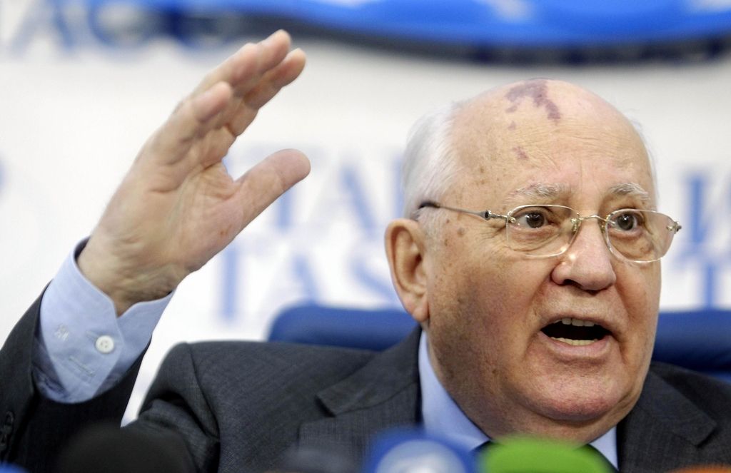 Gorbačov: »arabska perestrojka«, v Rusiji »imitacija demokracije«