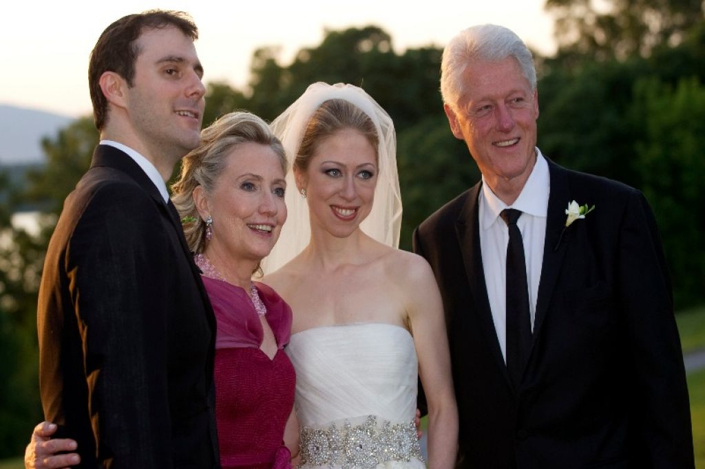Je Chelsea Clinton (30) moža pahnila čez rob?
