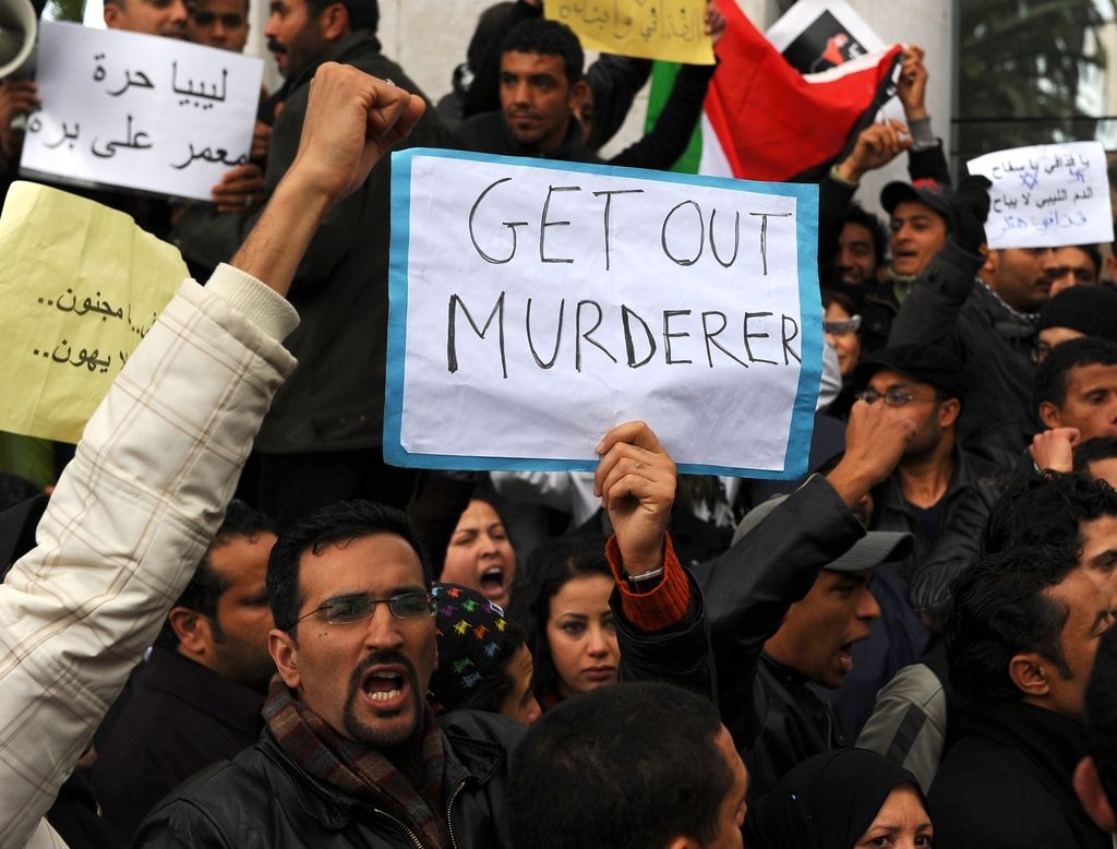 Mednarodni pritisk na Gadafija se stopnjuje
