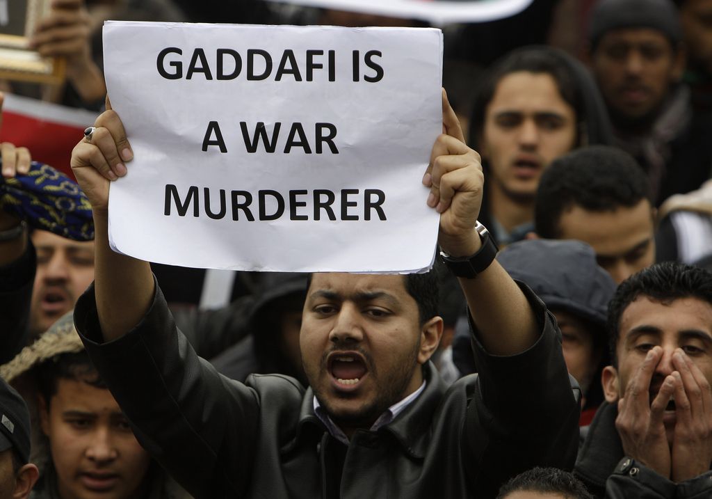 Z Gadafijem samo o odstopu