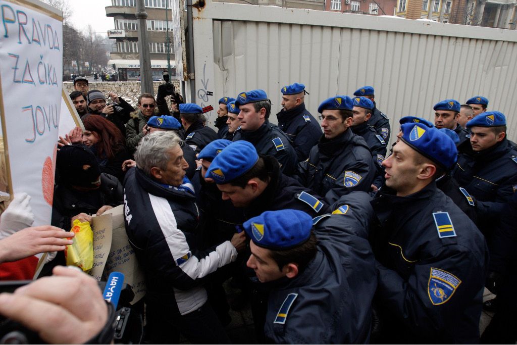 Protestniki v Sarajevu zahtevajo osvoboditev Jovana Divjaka
