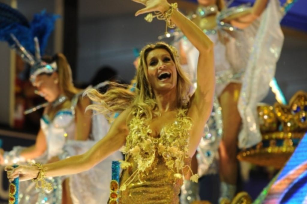 Gisele Bündchen (30) migala na brazilskem karnevalu
