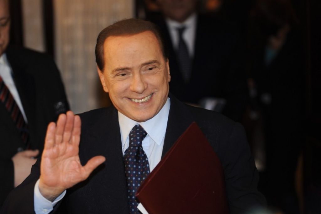 Berlusconi na operaciji obraza in čeljusti
