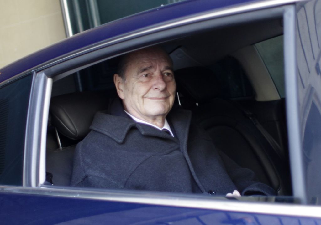 Chirac zaradi suma korupcije na zatožno klop