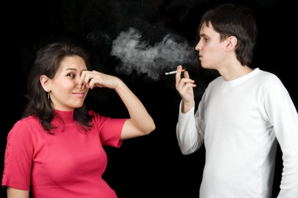 Kadilci bi dali cigareti prednost pred partnerjem