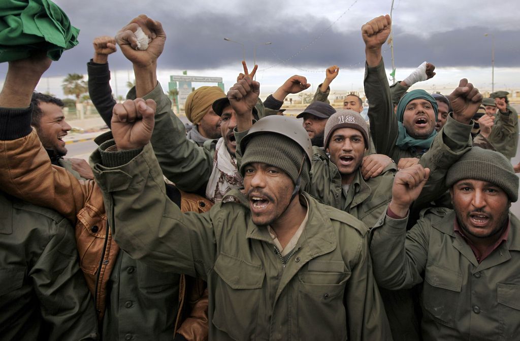 Gadafijeva letala znova napadajo upornike 