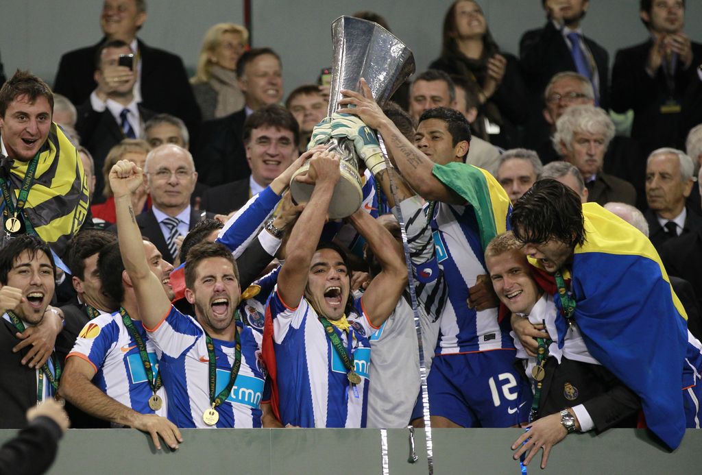 Barcelona in Porto za evropski superpokal