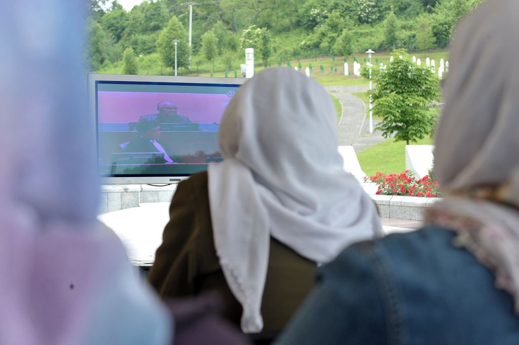 Matere iz Srebrenice: Mladić bi moral goreti v peklu