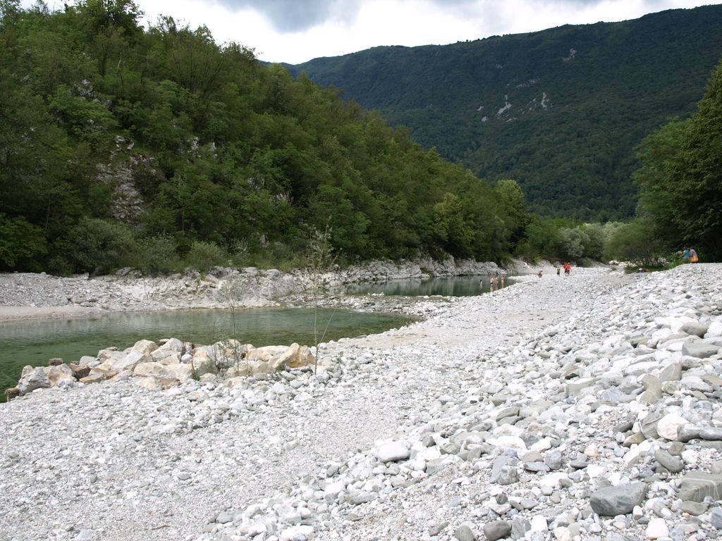 Slovenska kopališča: poletni užitki ob Nadiži