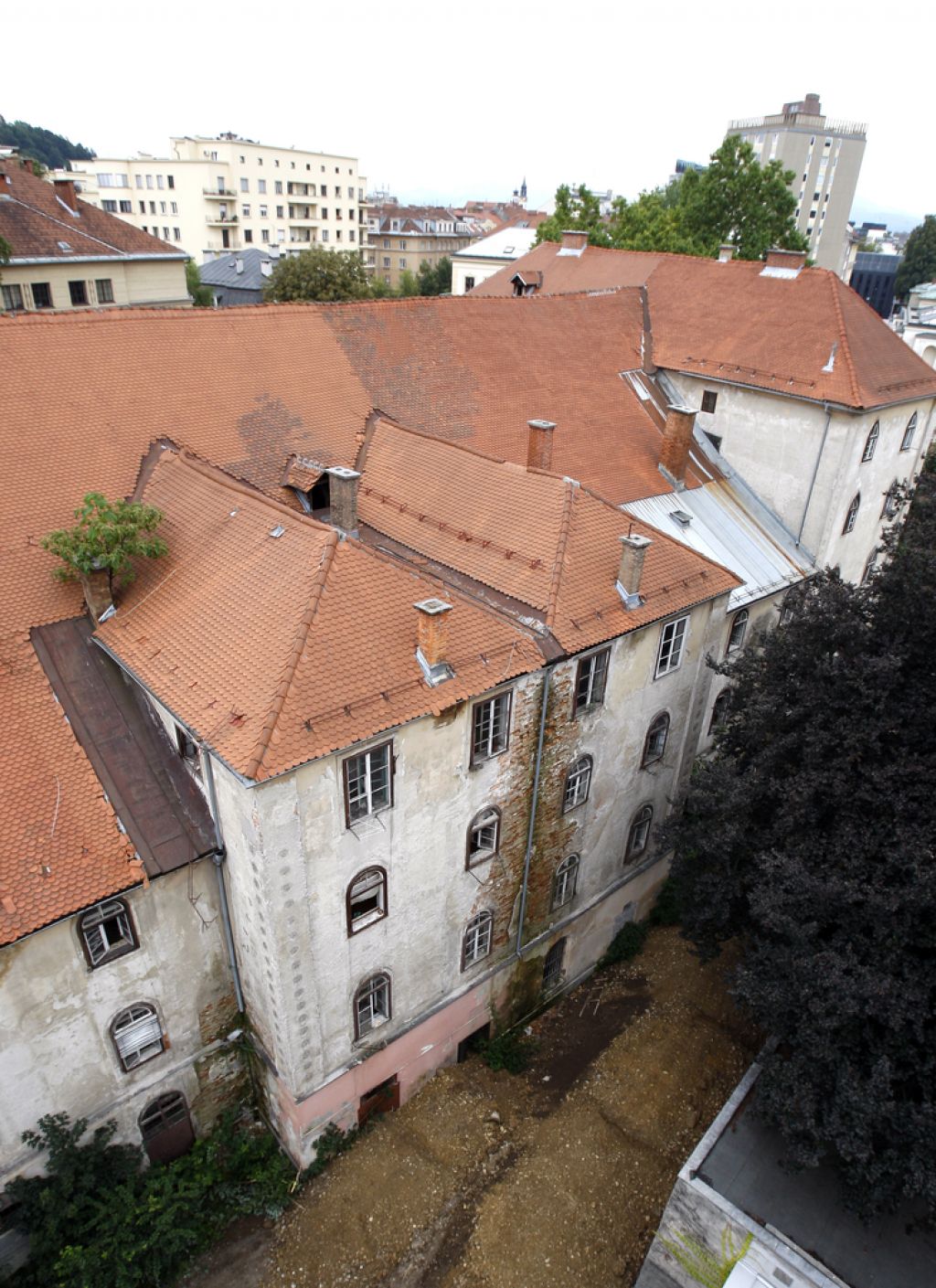 Nepričakovano: Kolizej bodo rušili že v sredo