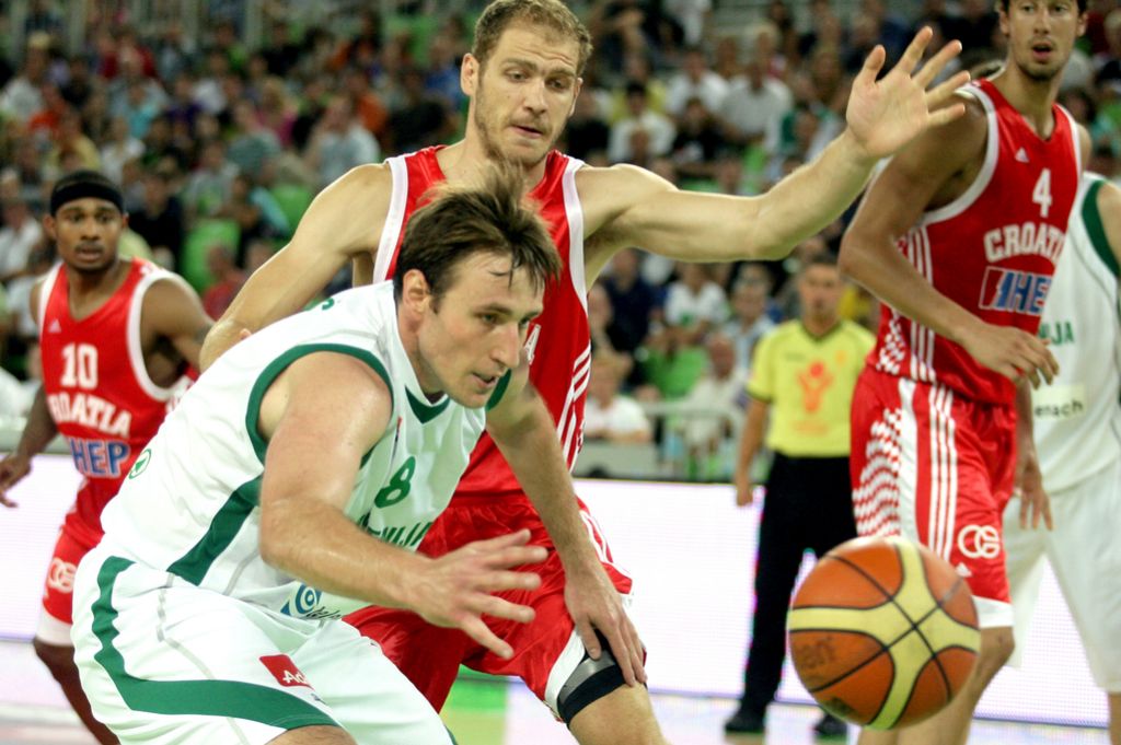 Naši košarkarji z 59:52 do tretjega mesta
