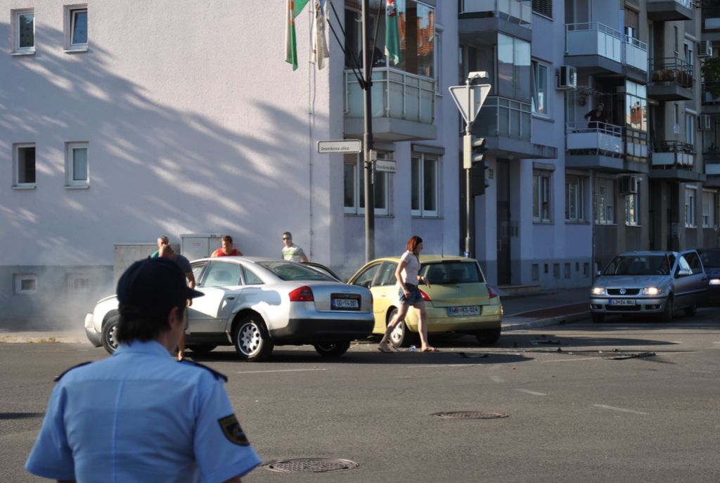 FOTO: Na Verovškovi je danes počilo kar trikrat
