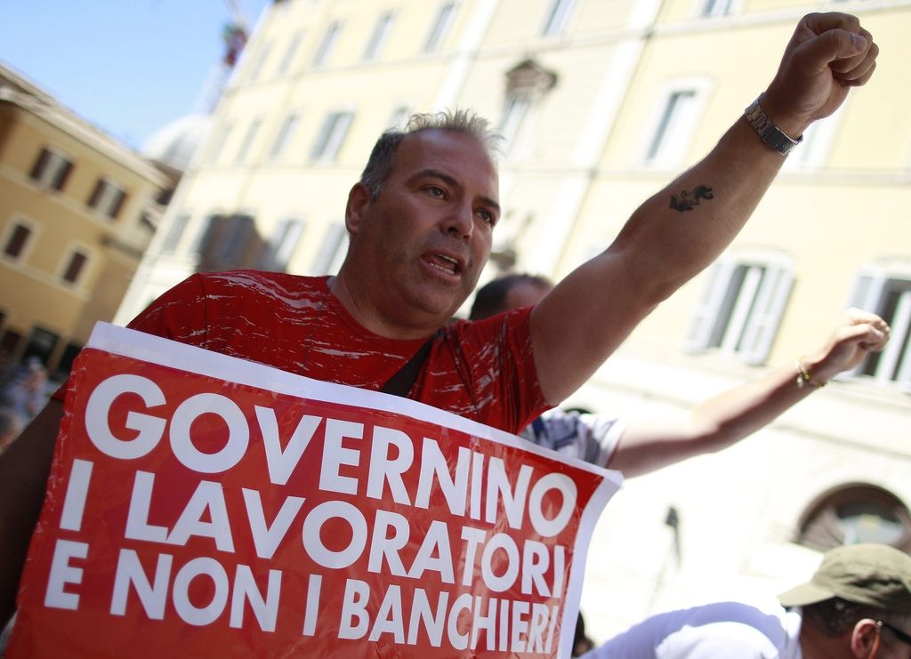 Novi italijanski ukrepi: davki, odpuščanja, zategovanje pasu