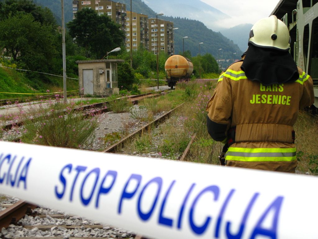 Strojevodja iz kabine, vozil naj bi pri rdeči luči